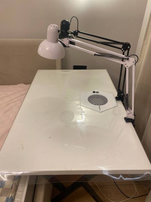 маникюрный стол