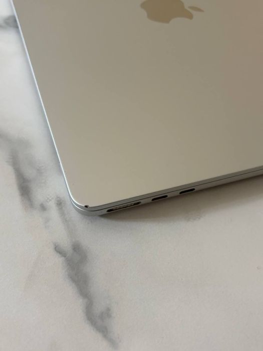 MacBook Air 13 M2 8/256