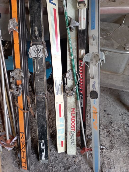 Лыжи разные.Хорошие.