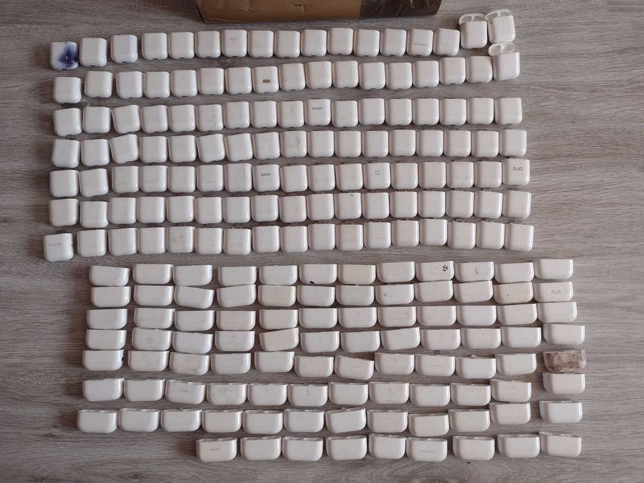 Лот от Apple Airpods Case 1/2/PRO