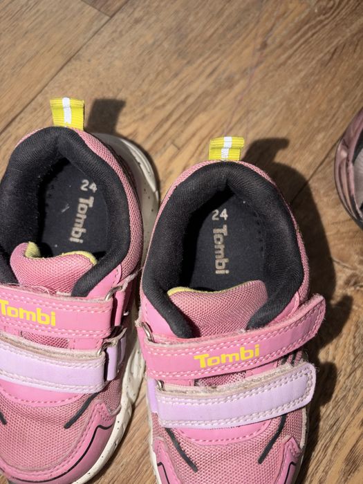 Продам детскаю обувь для девочек