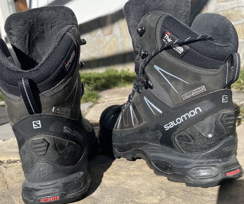 Обувки Salomon.