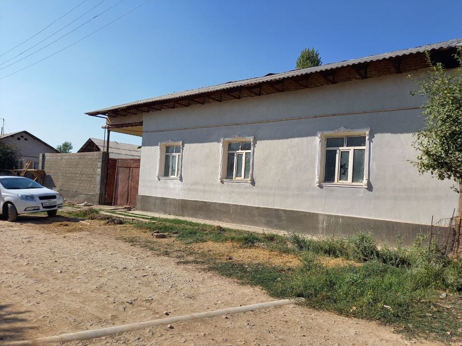 Uy sotiladi oʻrtasaroy