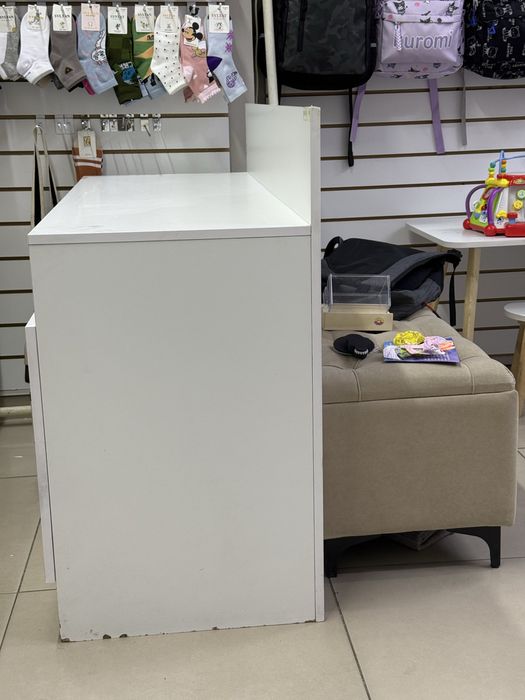 Продам стол ресепшен