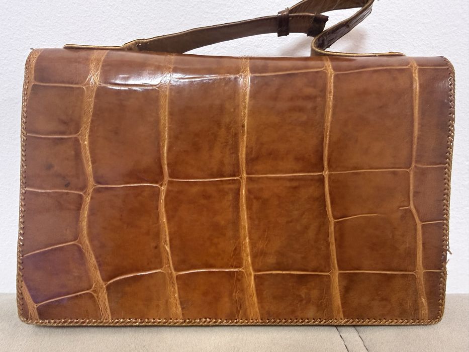 Винтидж чанта от естествена крокодилска кожа с апликация цял крокодил