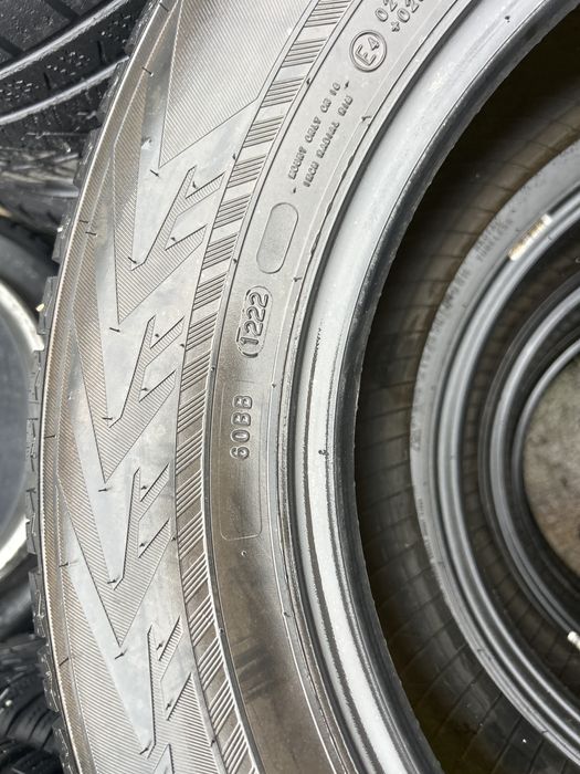 Set anvelope 215.65.16 nokian
