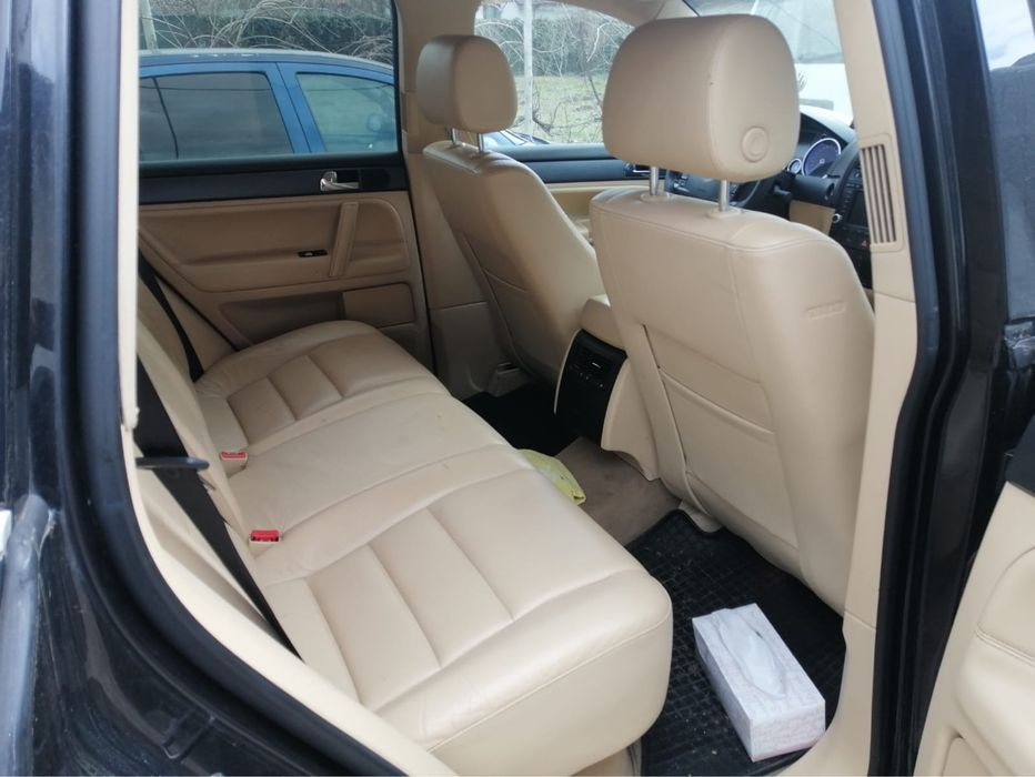 Volkswagen Touareg 3.0 TDI V6-cutie automată-Autoutilitară 4 locuri