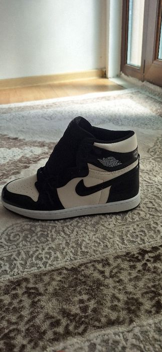 Jordan 1 high black