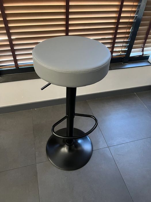 Бар Стол Киев  с 24м гаранция и безплатна доставка до офис