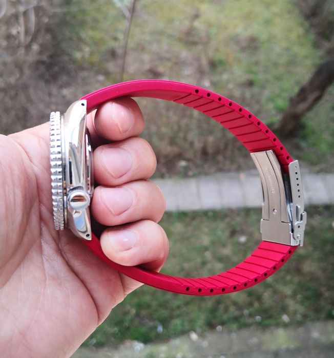 Ceas automatic Seiko Mod Turtle Special Red curea FKM