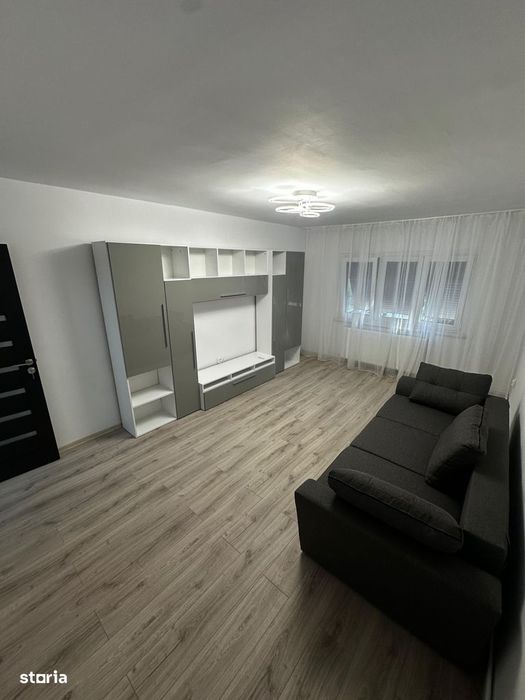 [Ocazie] Inchiriez apartament complet renovat, 2 camere, garaj in bloc