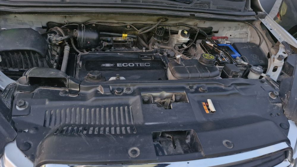 Машина кроссовер Шевроле Трекер