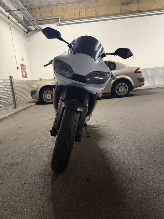 Yamaha YZF R6, An 2000, Carburatie