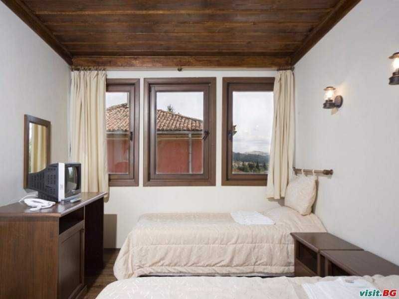 Продава се Хотел в Копривщица - 1200 кв.м за 255 €/кв.м - Снимка #19