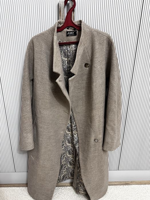 Пальто весеннее с ремешком