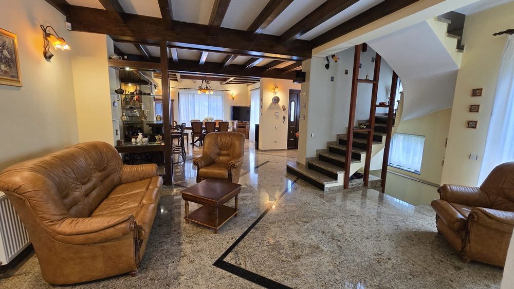 Vila Busteni-la liziera padurii