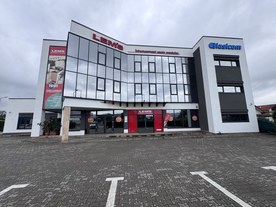 Închiriez spațiu comercial:  Parter + 2 Etaje - 1350mp – se poate închiria integral sau pe nivele