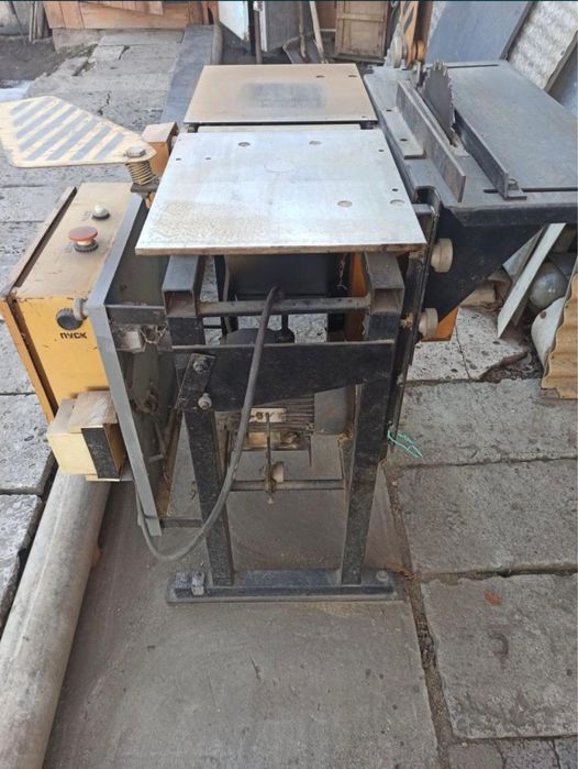 Машина деревообрабатывающая