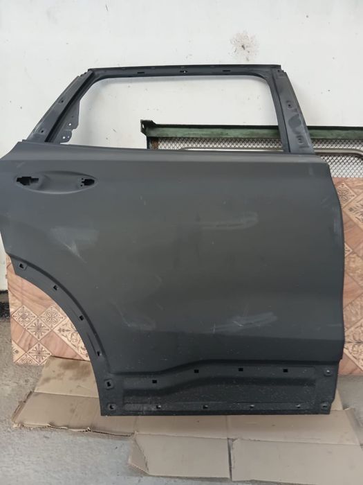 продам задний дверь от хундай санта фе