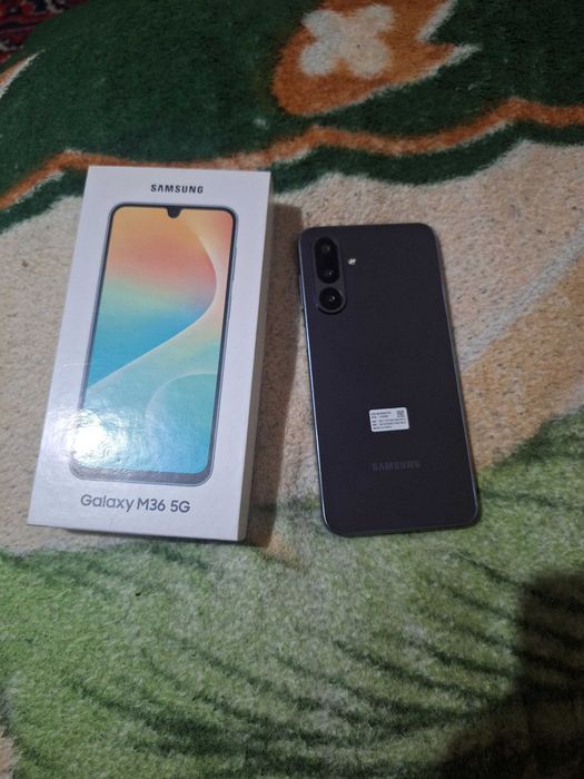 Samsung M36 5g почти новый. Каробка имеется