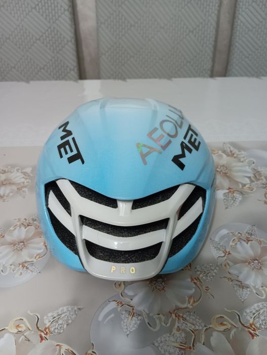 Продам срочно оригинал шлем мит