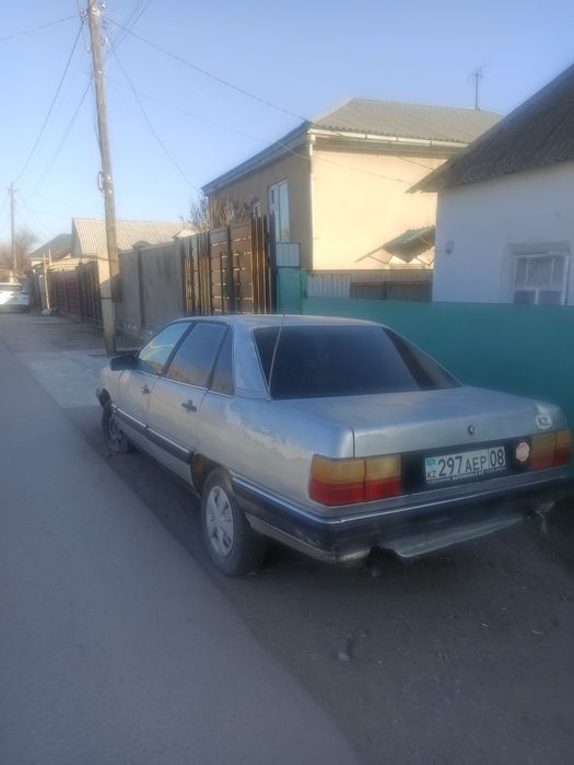 Продам машину Audi 100