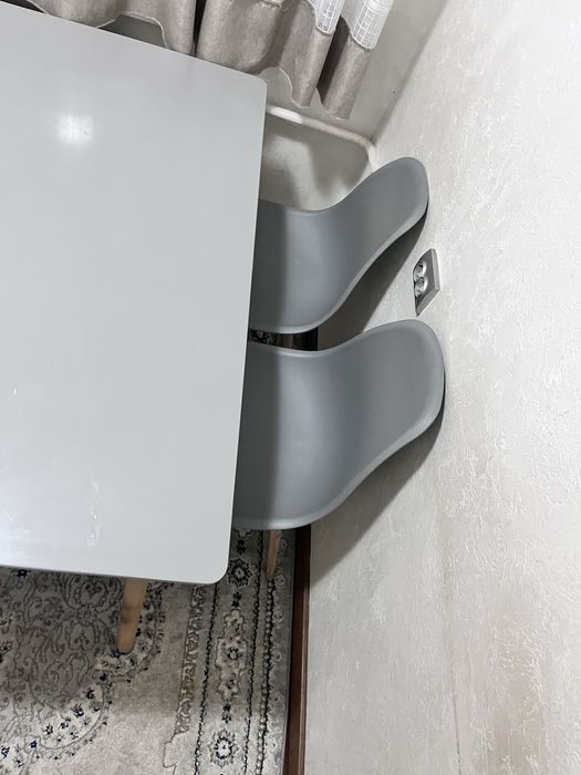 Продам стол и стулья