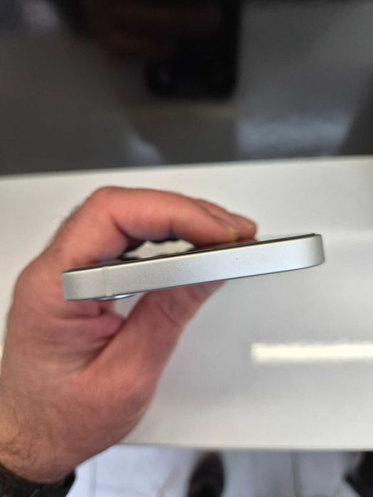 iPHONE 16e / В перфектно състояние