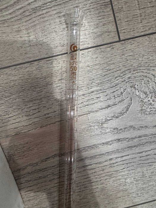 Лабораторные стеклянные посуды.