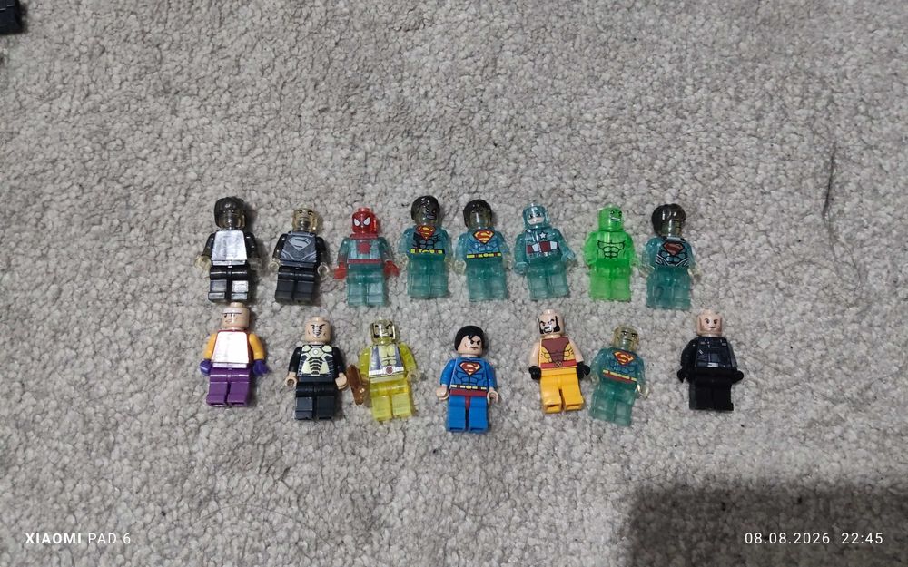 LEGO фигурки, машинки