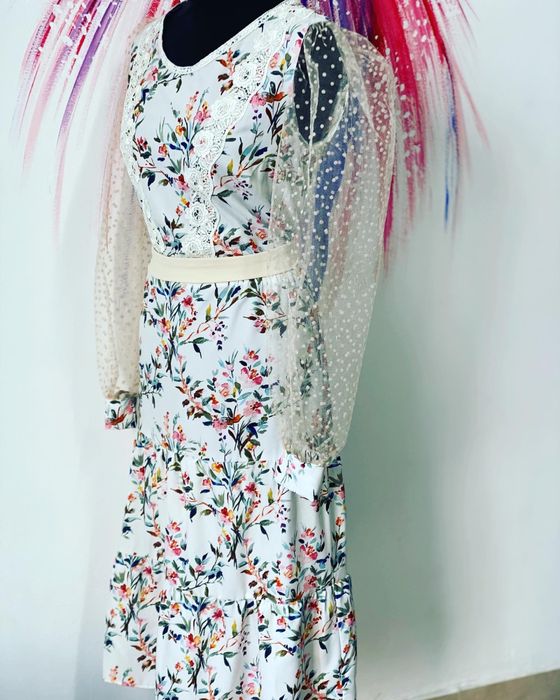 rochie model unicat, maneci bufante din tiulle