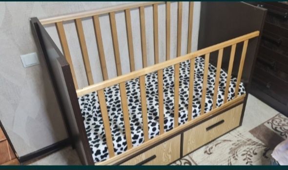 Детский манеж с матрасом