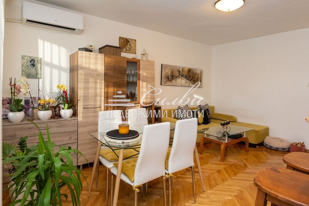 Продава се Двустаен апартамент в Шумен, Тракия - 55 кв.м за 1484 €/кв.м - Снимка #2