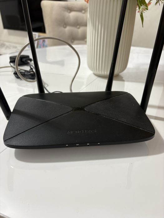 Безжичен двубандов гигабитен рутер Mercusys AC12G