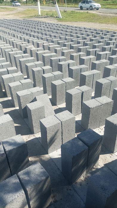 Шлакоблок гишт сотилади