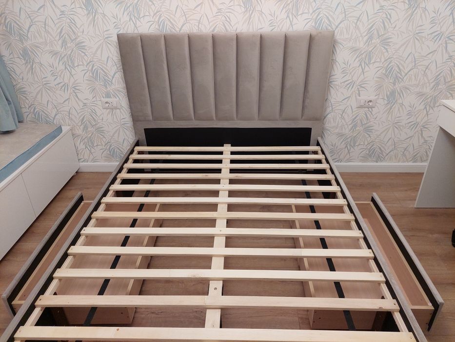 Pat tapițat catifea + saltea