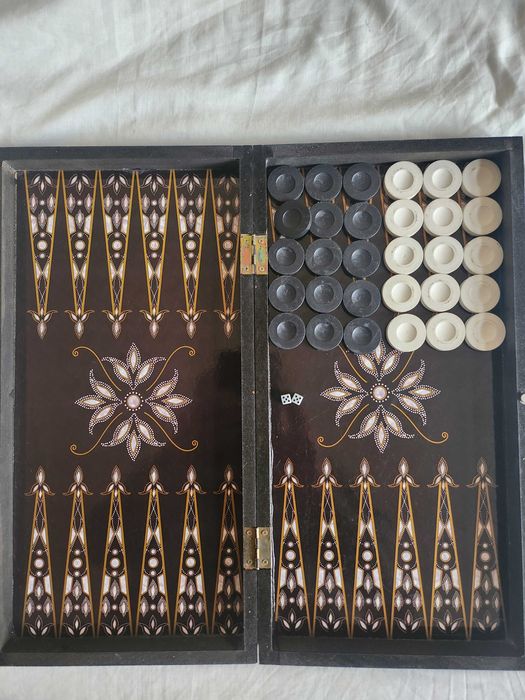 шах и табла - голям 49х47,3 см к-т фигури/пулове и шах-тефтер