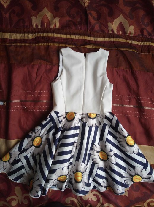 Детска рокля на Контраст размер 140