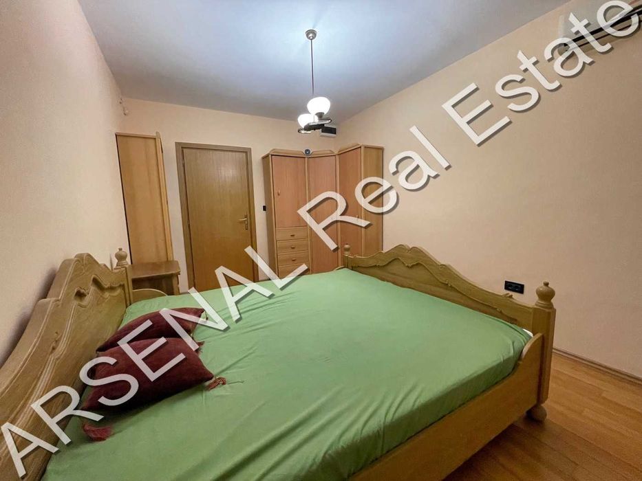 Дава се под наем Тристаен апартамент в София, Павлово - 135 кв.м за 1400 € - Снимка #8