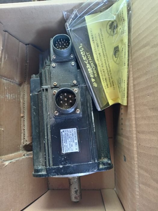 Vând motoare (cnc)si alte care se vad in poze