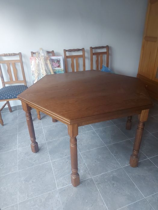 Продава се маса от дърво