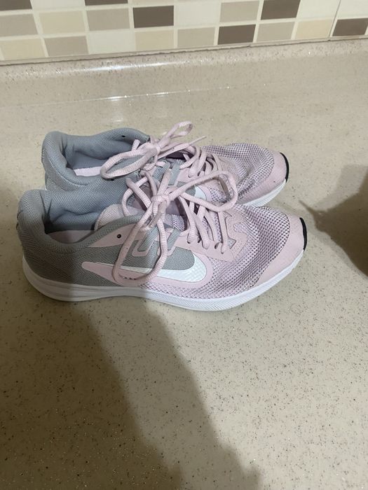 Маратонки Nike37номер