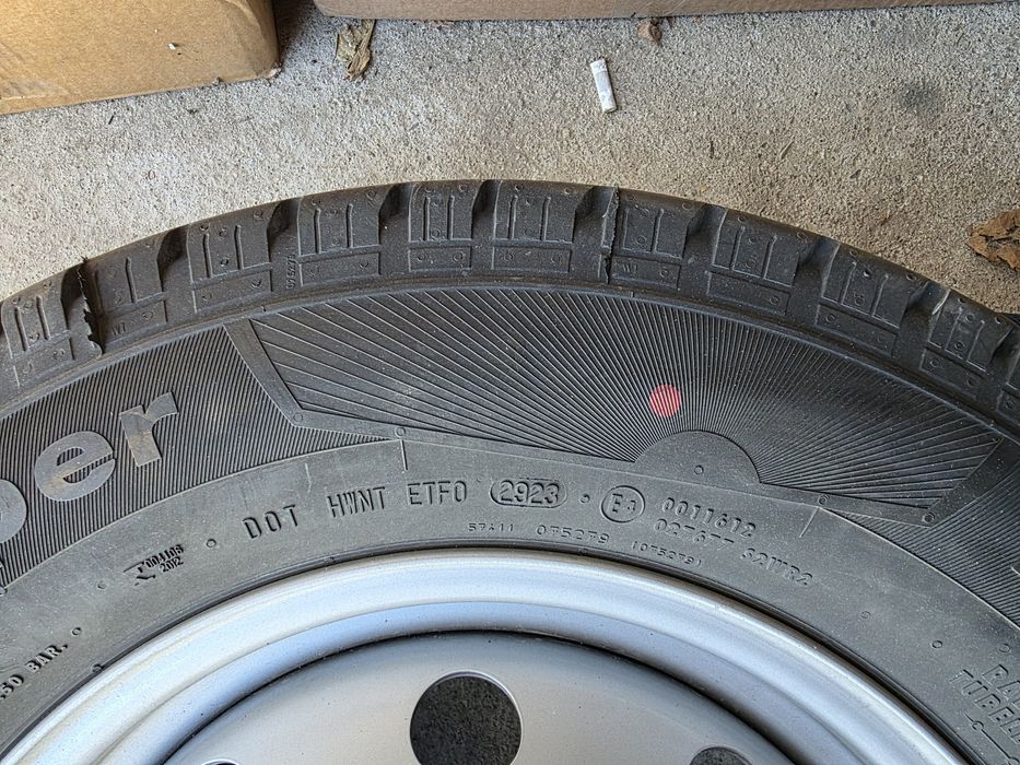 ,Continental 215.70.15 бус