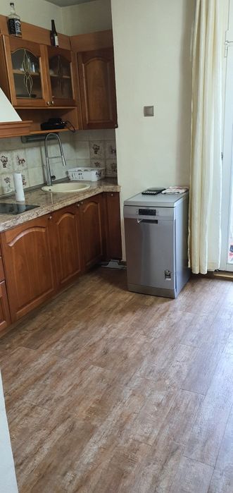 Дава се под наем Четиристаен апартамент в Плевен, Идеален център - 100 кв.м за 510 € - Снимка #1