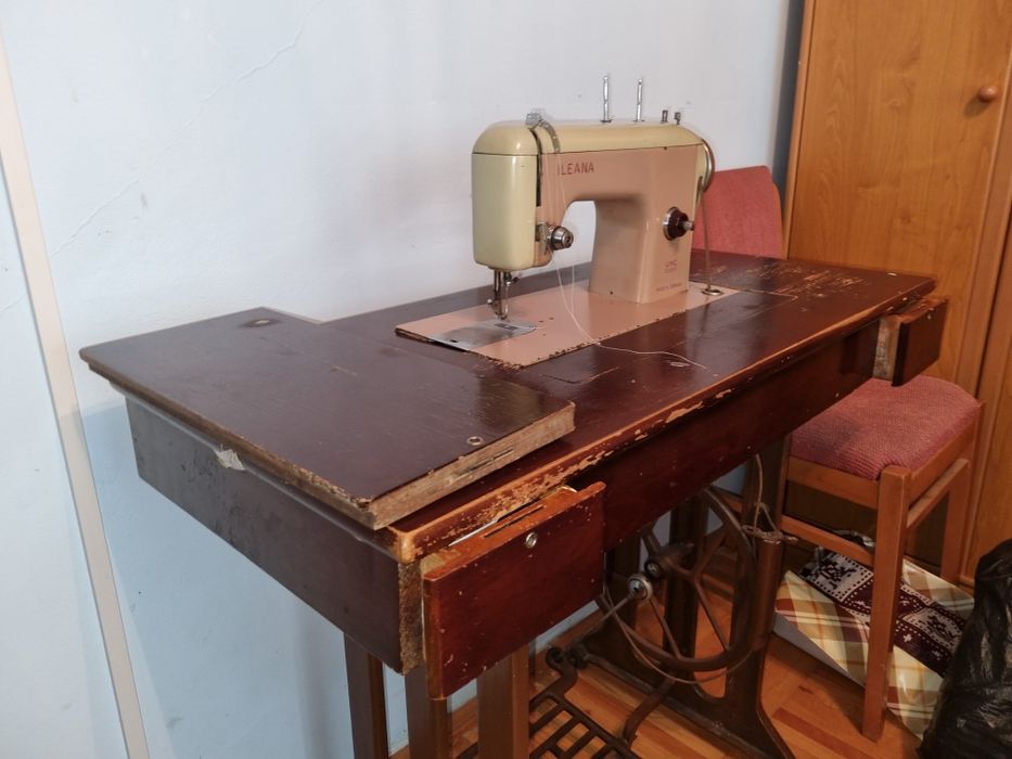 Mașina de cusut Ileana manuala vintage