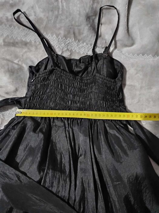 Официална  рокля , цвят черен  сатенен  ефект  ,  S/M размер