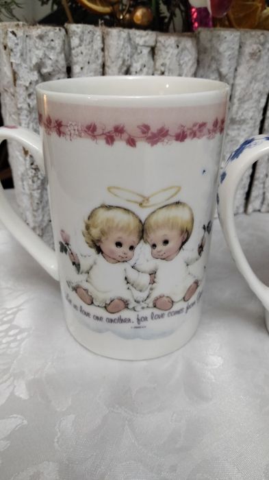 3 Cani de ceai sau cafea din  porțelan cu îngeri