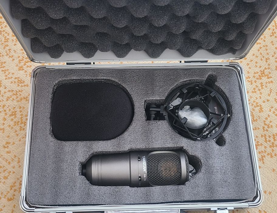 Микрофон Takstar SM-7B