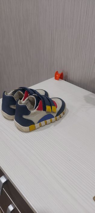 Обувь детская 23 размер фирма Geox своя цена 35000