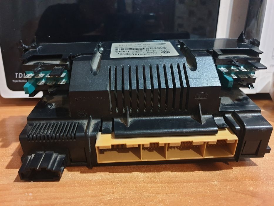 Продам блок управления климатом ауди а6 с5